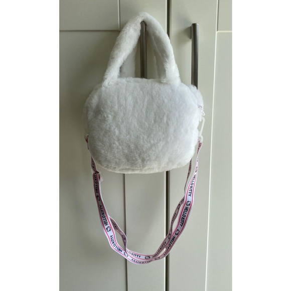 Hello Kitty plush purse with strap - Picture 6 of 6